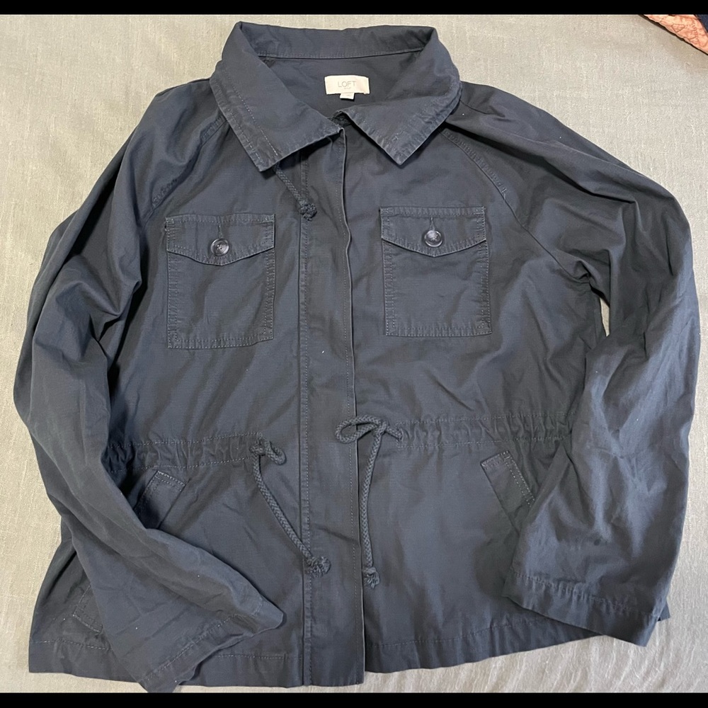 Loft navy cinched twill jacket. Never worn. Size large.